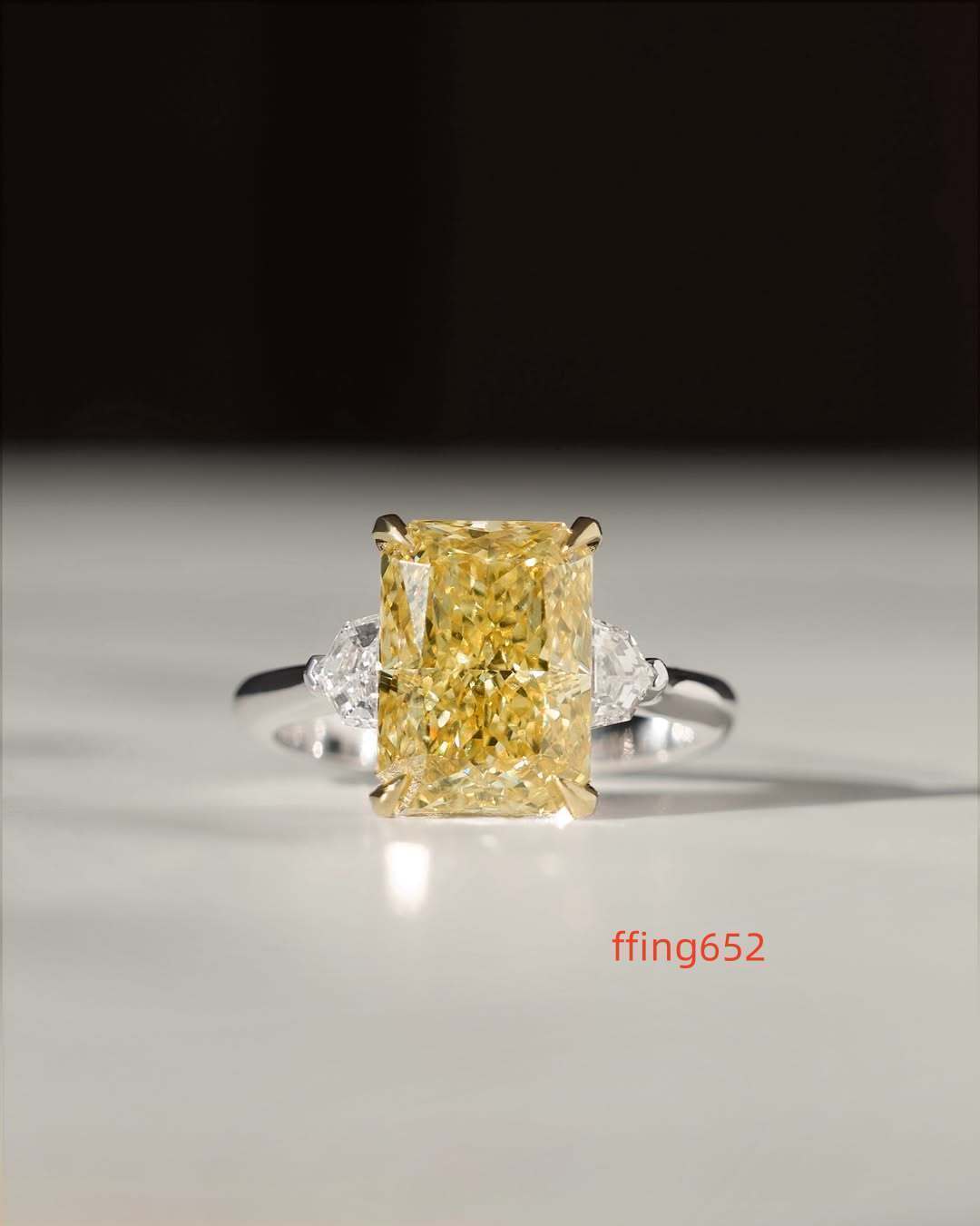 High Quality 10K 14K 18K Gold Ring Custom Beautiful Fine Rings Design Three Yellow Lab Diamonds Ring Radiant Cut Rings for Women