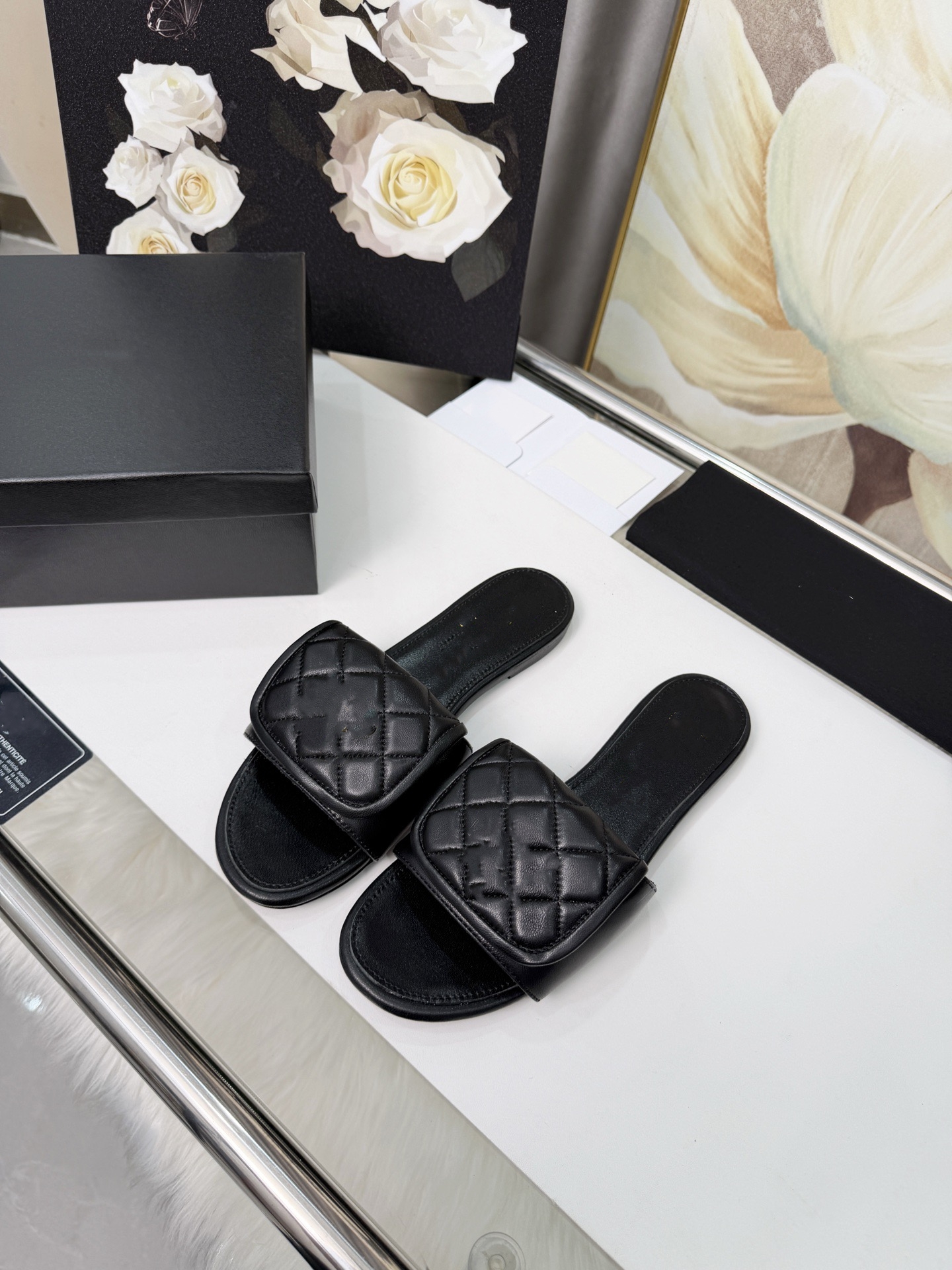 2026 Designer Luxury High-Quality Women's Slippers - Fashionable Knitted Upper Flat Sandals - Fur Leather - Summer - Women's Slippers -