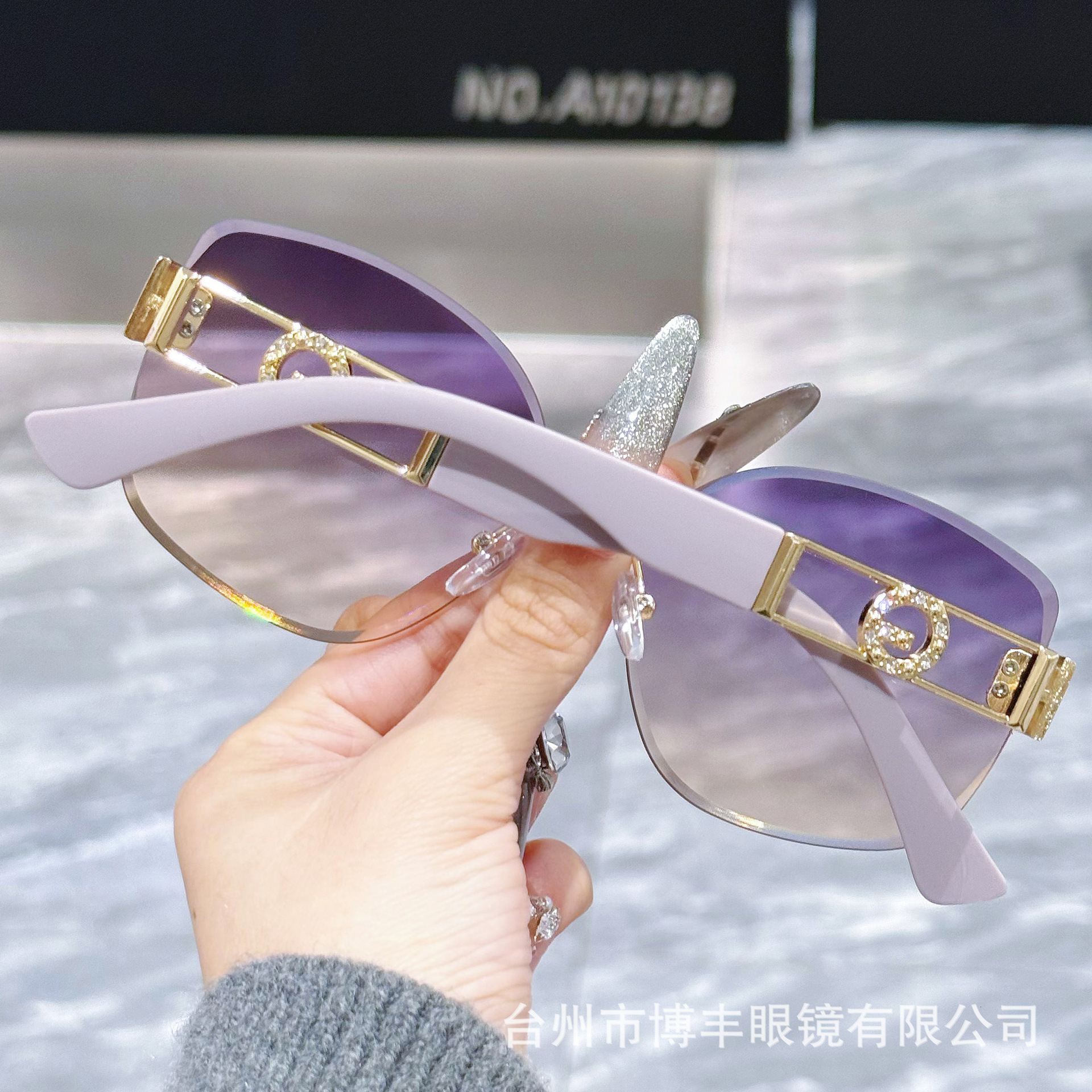 Luxury Brand Designer Sunglasses 2026 New Model Letter-Embellished Rhinestone Temples, Fashionable And Luxurious, Women's Frameless Uv400 Sungl