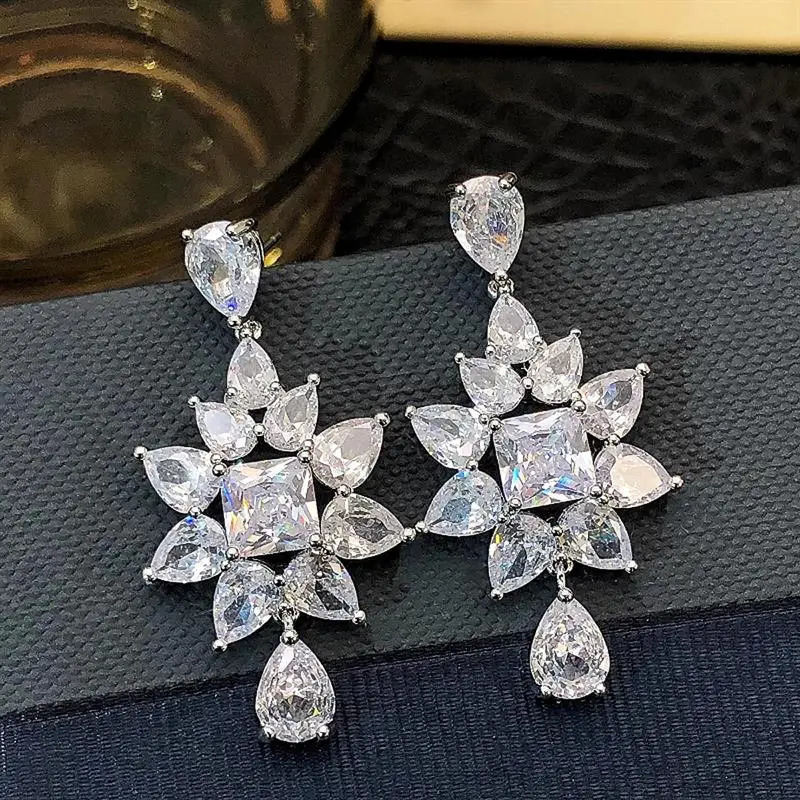 Huitan Pendientes colgantes para mujer, circonita cúbica brillante, accesorios de compromiso de boda, joyería estética para fiesta 260623