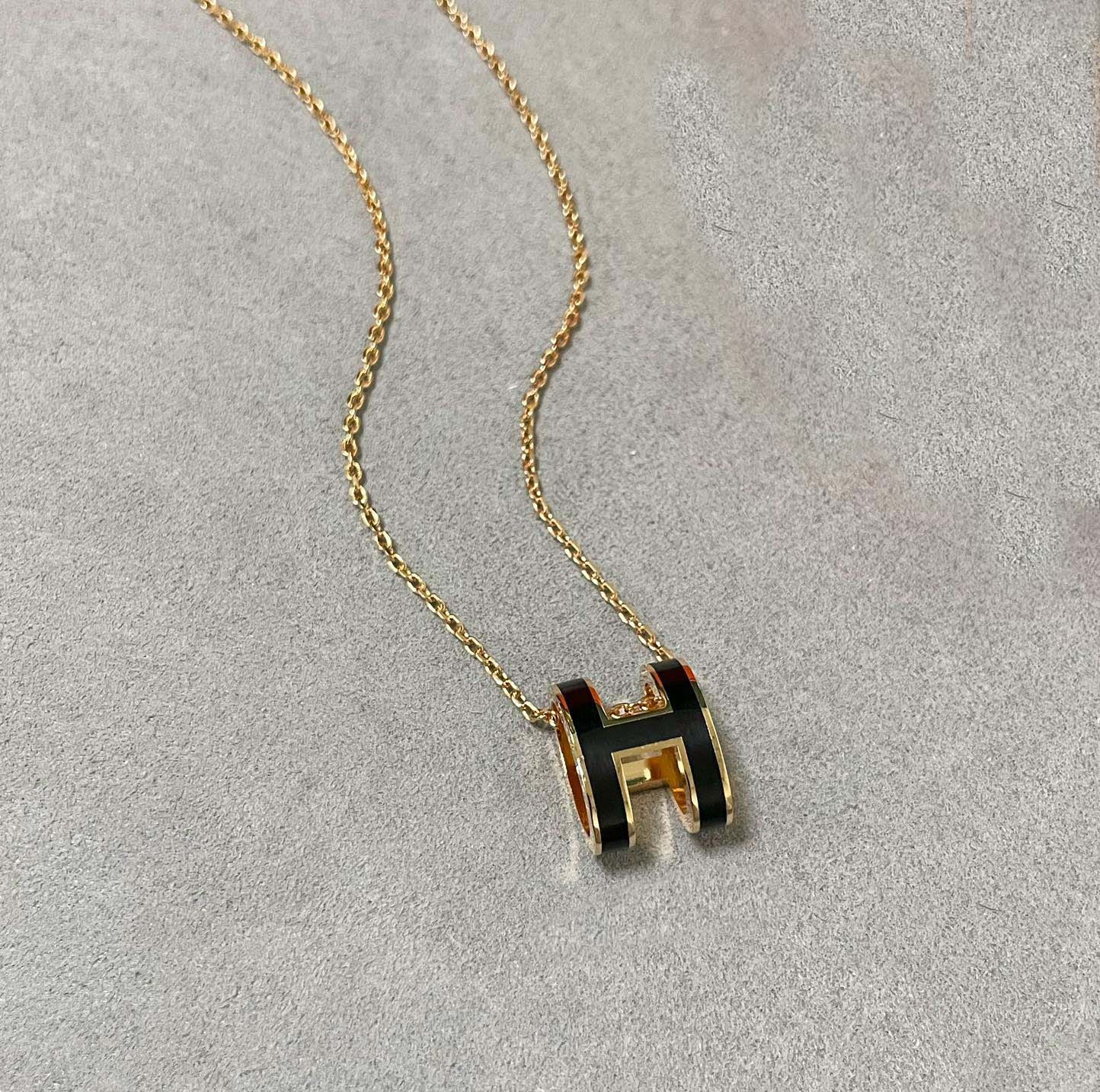 2026 V gold material Luxury quality charm large size pendant necklace and stud earring in black enamel in three colors plated have stamp box PS6910B