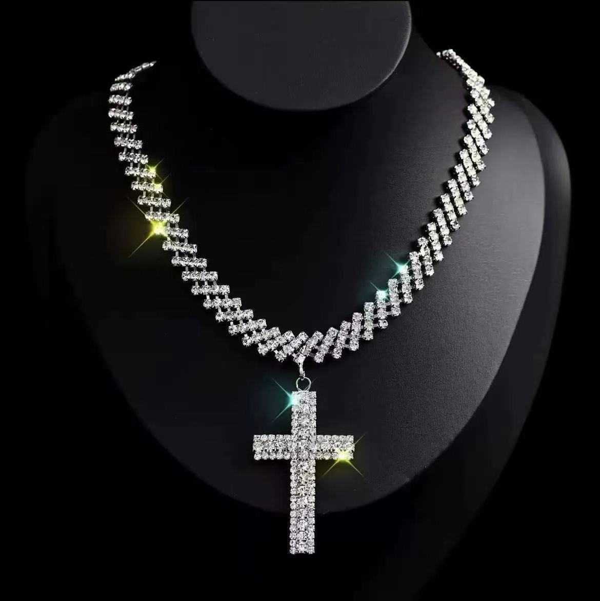 Brand Luxury Designer Jewelry New European And American Trendy Jewelry Full Diamond Pendant Personality Cross Necklace Choker Neck Chain For Women D