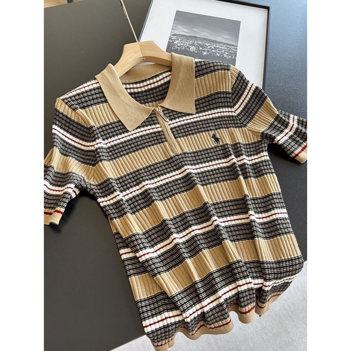 T-shirt da donna a maniche corte lavorata a coste in maglia Camicia base da donna per l'uso quotidiano 2026 Top all'ingrosso pullover nuovo stile