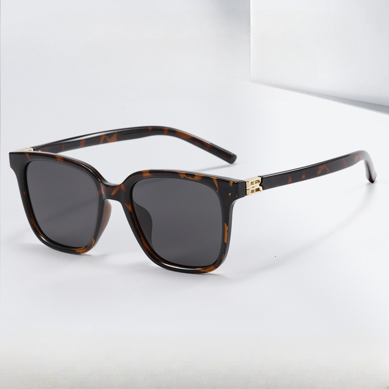 2026 New High Quality TR Large Frame Men's and Women's Sports Fashion Polarized Sunglasses Retro Driving UV Protection Sunshade Polarized