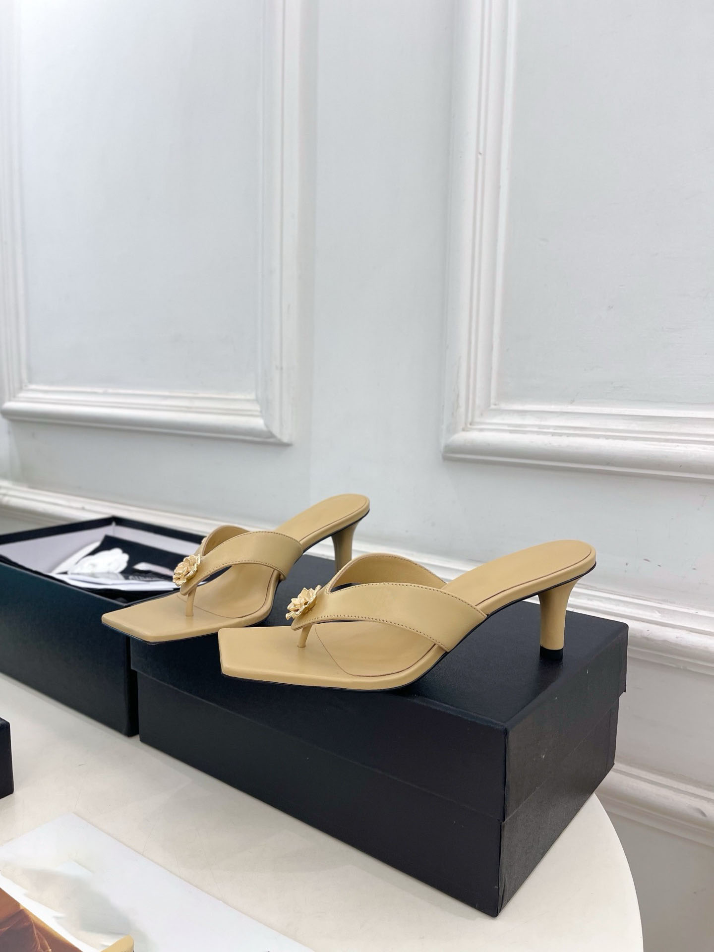10a Top Quality Luxury Designer Sandals 2026 New Mountain Camellia Shoes Slides Classic Real Leather Flip-flops High-Heeled Slippers