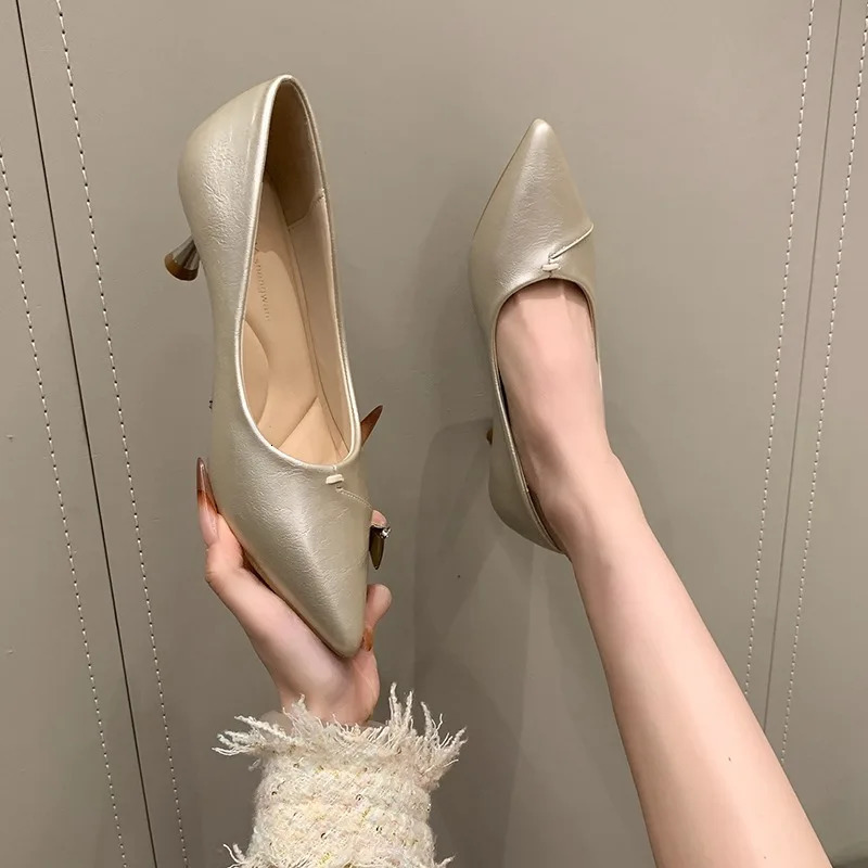 Spring and Autumn pointed-toe simple and stylish shallow high-heeled versatile elegant shoes 260624