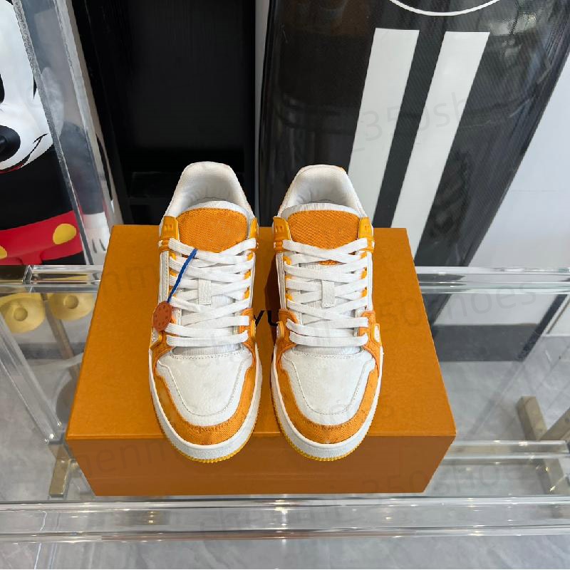 2026 Designer Trainer Sneakers foam Classical luxury brand Casual Shoes Black White Men Women Platform Fashion Low Shoe Red Green Leather Rubber Wal