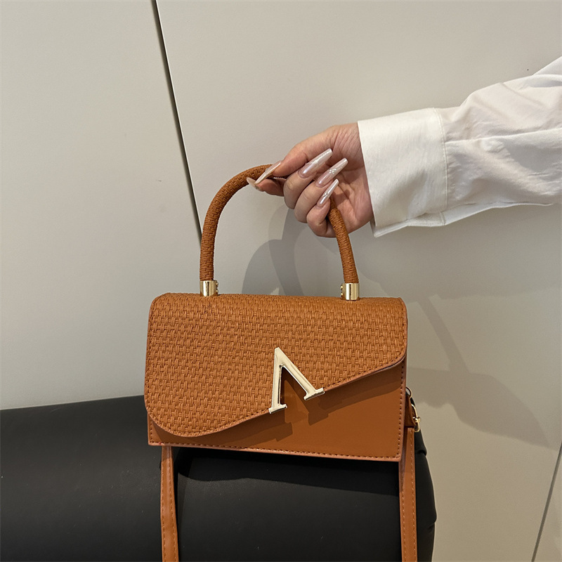 Casual Versatile Stylish Small Square Women Suitable For Commuting With An Urban Simple High End And Trendy Vibe A Niche Crossbody Bag