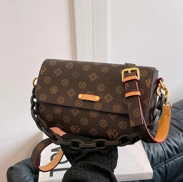 Stylish Textured Handbag for Women 2026 New Arrival: Niche Versatile Chain Crossbody Bag A187