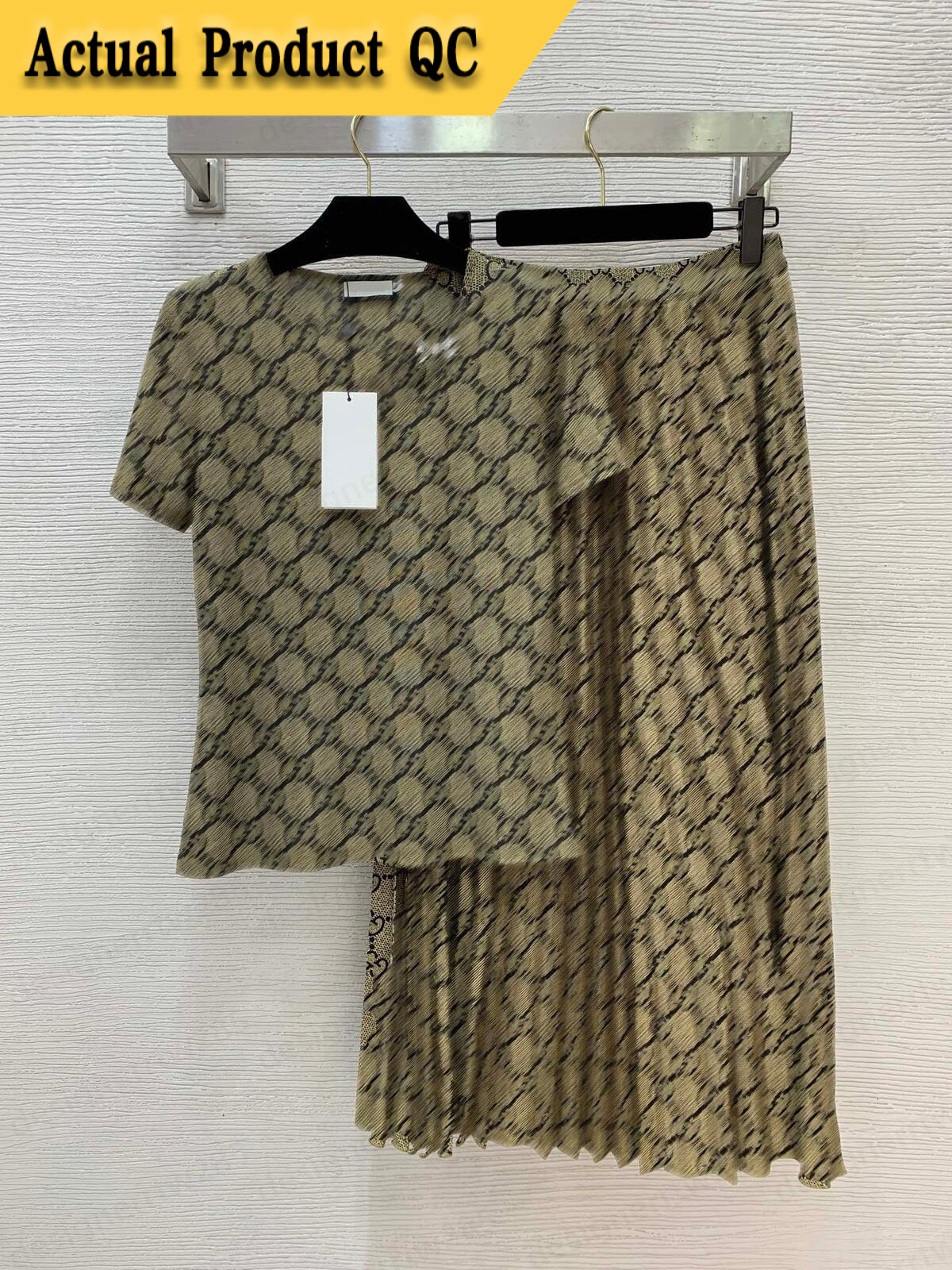 Luxury Designer Sets Sheer Mesh Top Pleated Skirts Matching Set Interlocking Monogram Plisse Long Skirt Short Sleeve Slim Tee Elastic High Waist-image-1111989167