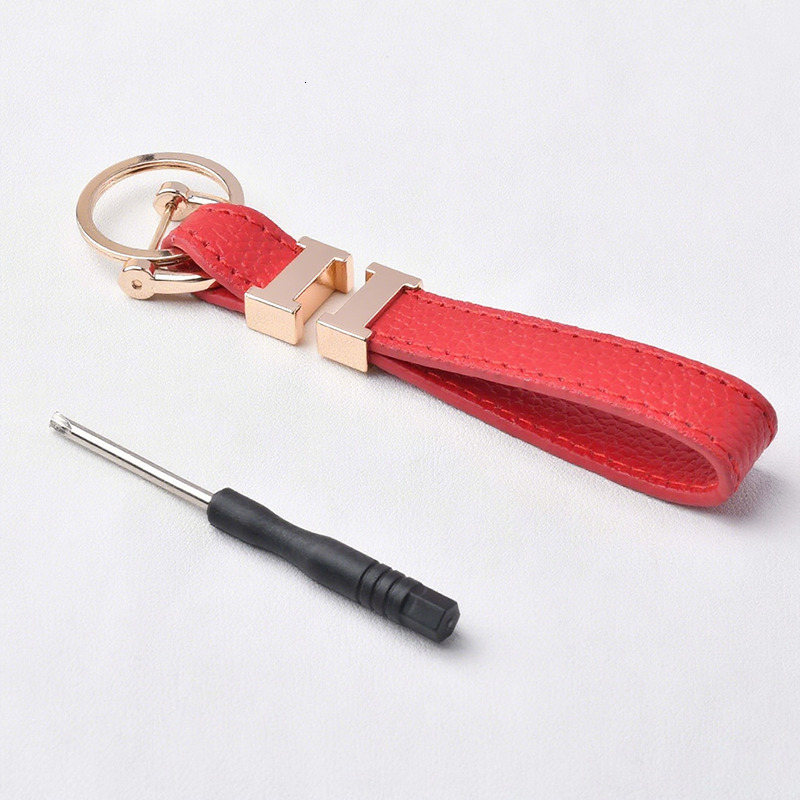 Fashion Designer Keychains Luxury Bag Charm Designer Leather Keychain Men Car Keyring Women Gold Silver Buckle Key Chain Bags Pendant Motorbike Keyr