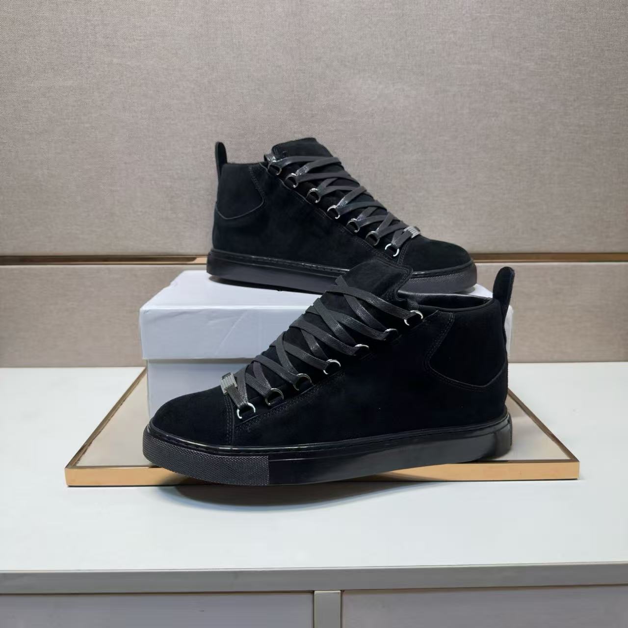 Famous Design Arena Shoes Mens casual shoe High-Top Sneaker for Men's Flat Wrinkle Leather Trainer Party Luxury designer trainers Discount Foot