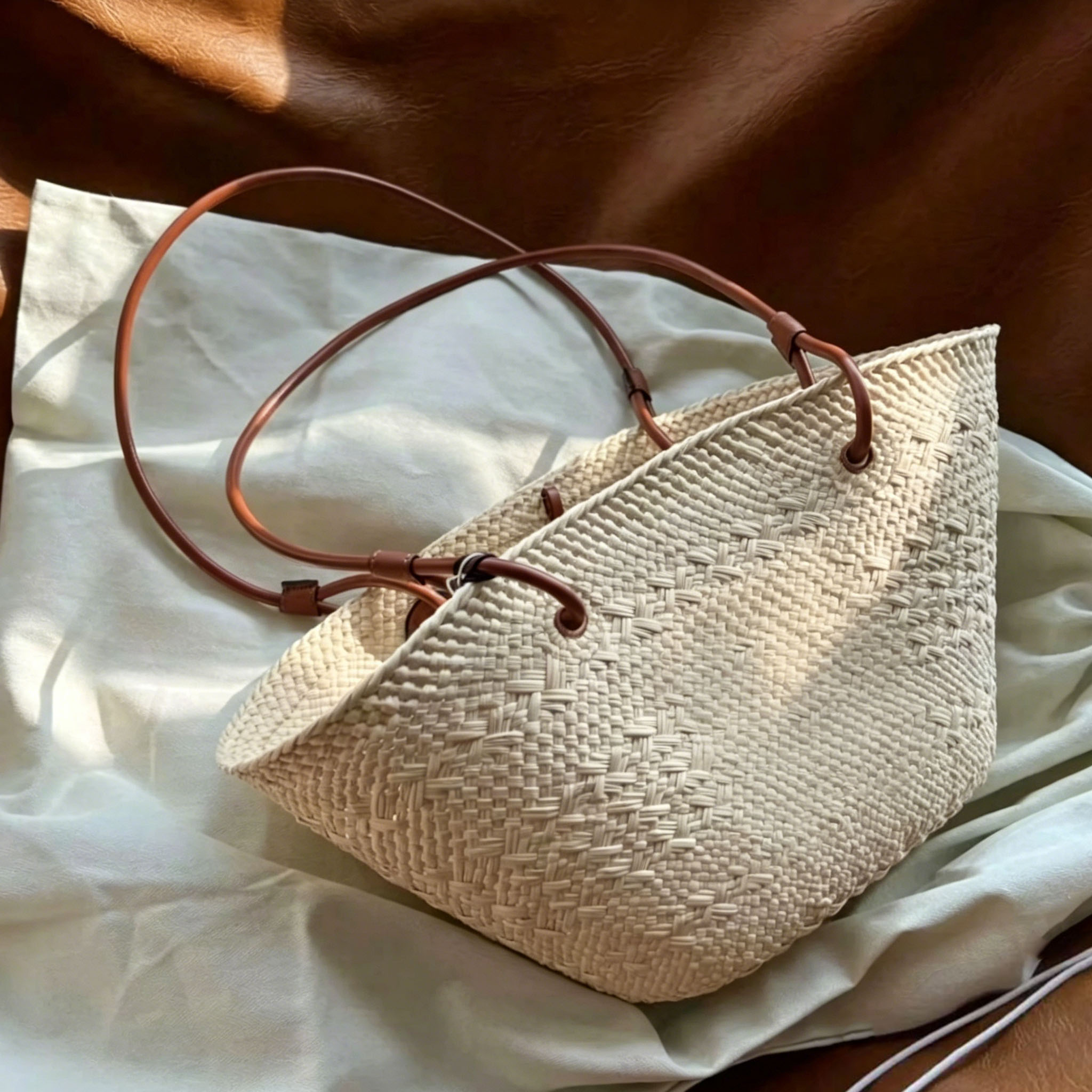Beach Bag Grass Woven Handbag For Women, Large Capacity Summer Vacation Single Shoulder Tote Bag, Handmade Vegetable Fiber Woven Crossbody Bucket Ba