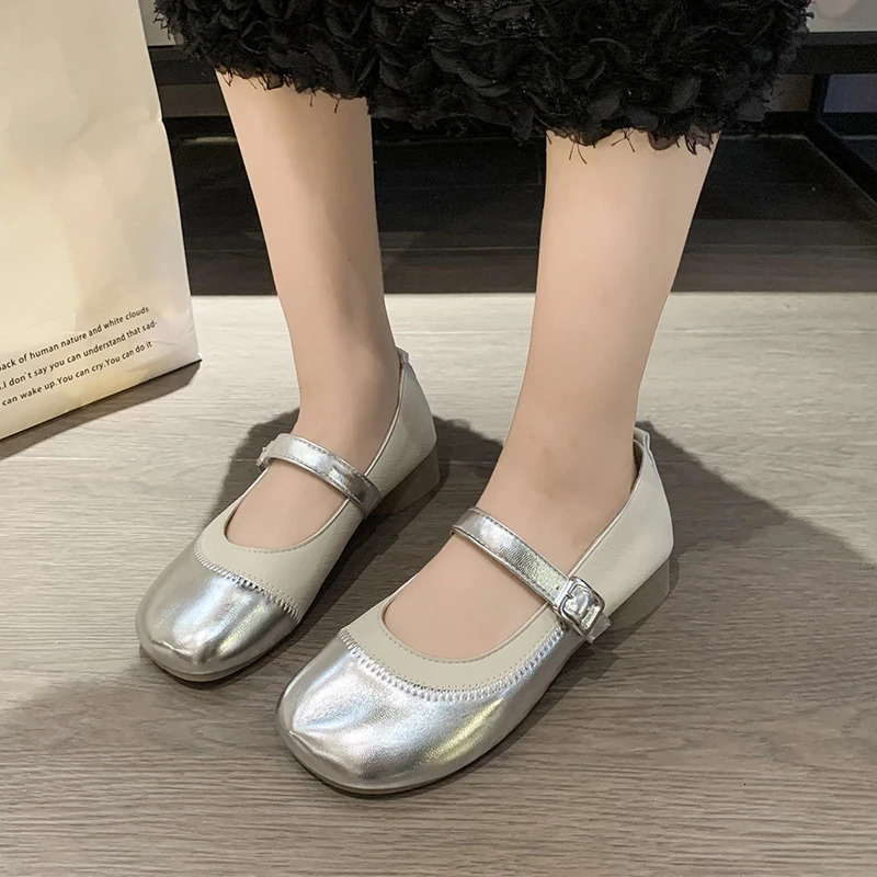Spring Light Soft Round Head Leather Shoes Women Cover Heel Buckle Strap Flats Fashion Soft Sole Solid Color Fashion Casual 260623