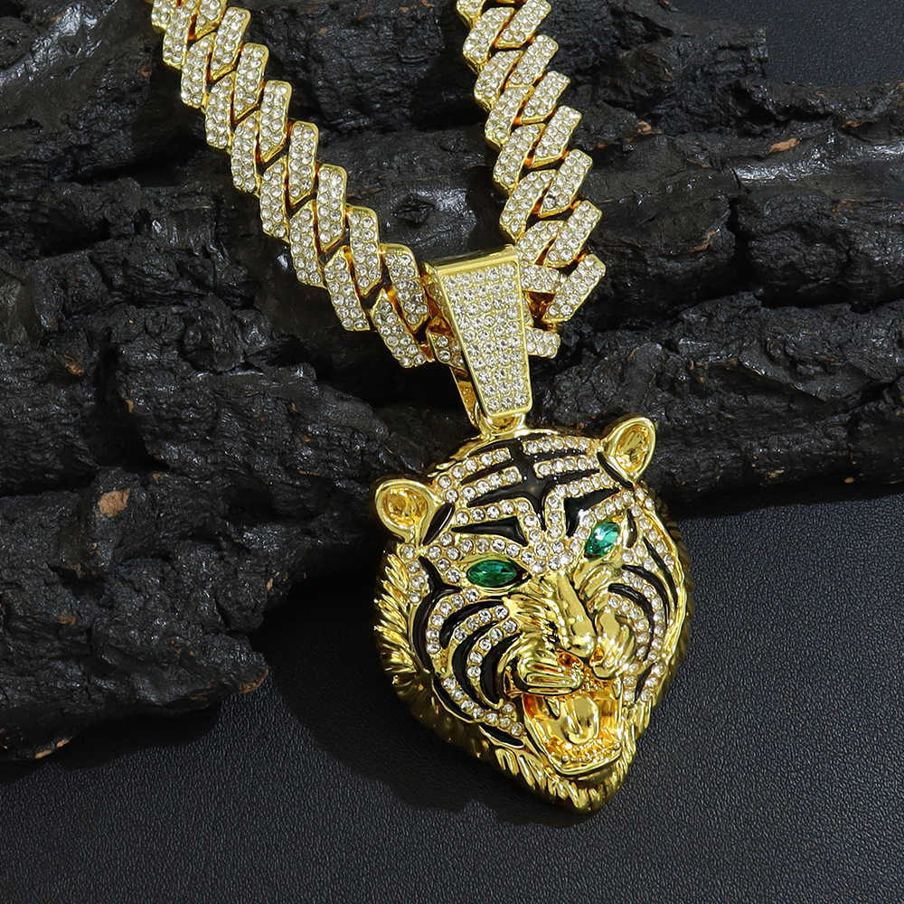 Brand Luxury Designer Jewelry Luxury Brand Designer Jewelry New European And American GreenEyed Tiger Head Pendant Alloy Full Diamond Cuban Neckl D2