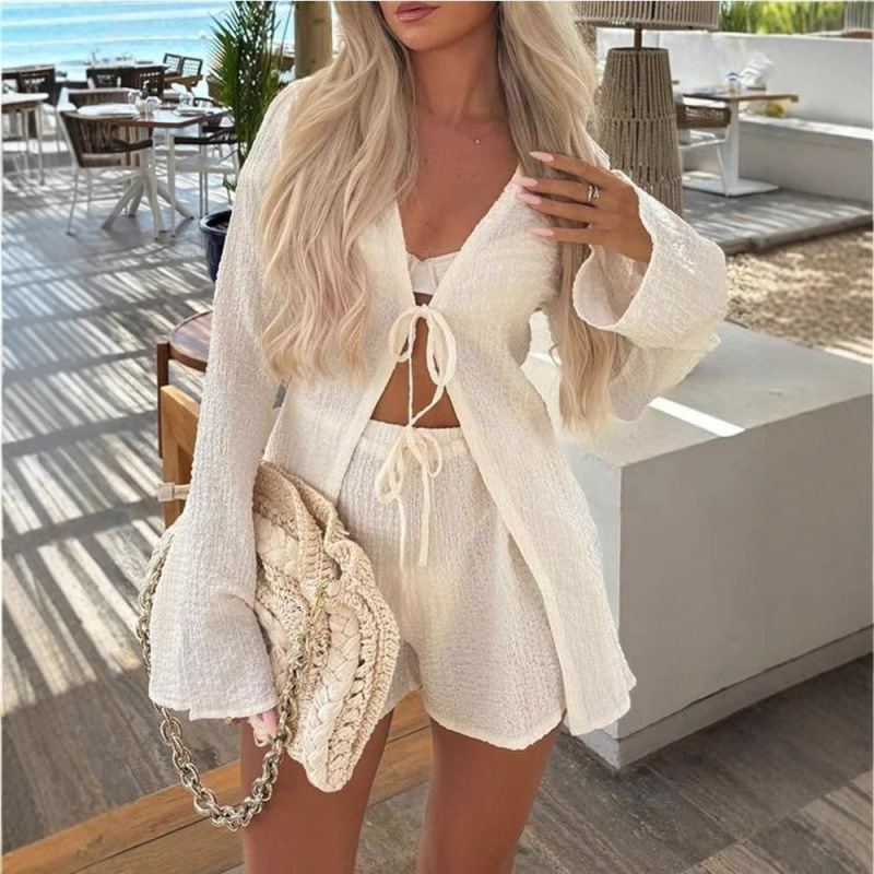 Spring and summer womens holiday-style loose-fitting two-piece set with tie shorts and elastic waist top