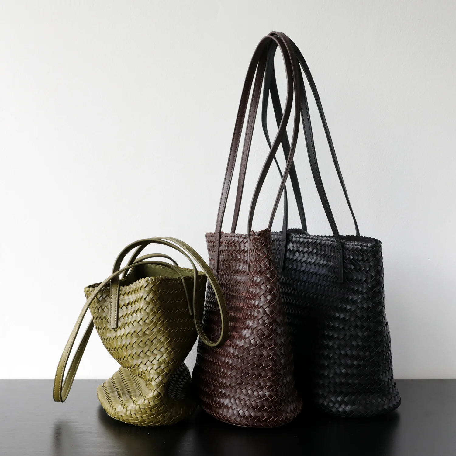 Vegetable Tanned Cowhide Armpit Bag Hand Woven Lazy Simple n Genuine Leather HandHeld Bucket for Casual Use 260623