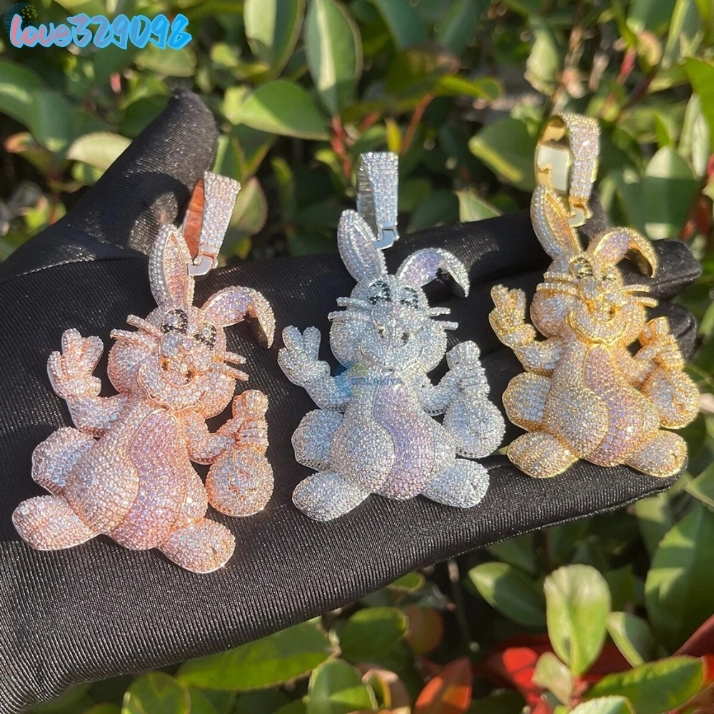 Moissanite diamond rabbit pendant; full diamond micro-pave hip-hop cartoon rabbit necklace; custom shiny jewelry wholesale supplier