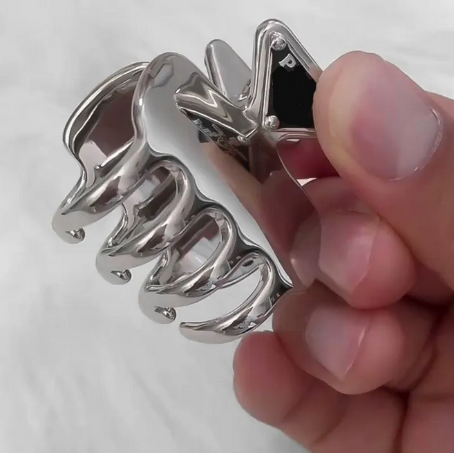 Women Metal Clamps Designer Hairpin Triangle Metal Hair Claw Gold Silver Simple Shark Clip Letter Hair Grab Glossy Metal Ponytail Clips Elegant Dail