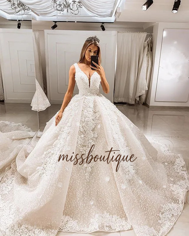 Sequins Bling Lace Ball Gown Dresses V Neck Cathedral Train Wedding Bridal Gowns Robe De Mariee Q624