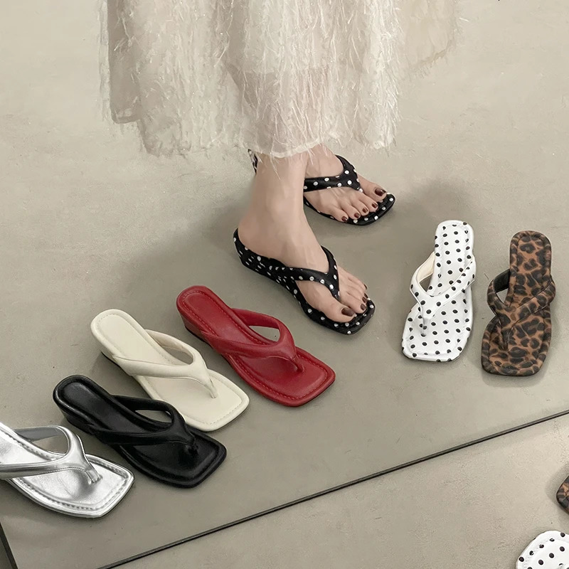 Summer Women Wedge Heel Flip Flops Polka Dot Leopard Print Clip Toe Slide Casual Outdoor Vacation Dress Ladies Slippers 260624