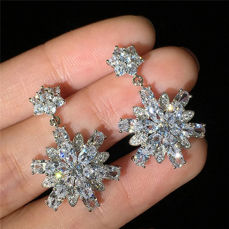 Huitan Precioso Color plateado, pendientes colgantes con flor grande para mujer, circonita de cristal brillante, joyería elegante de compromiso para