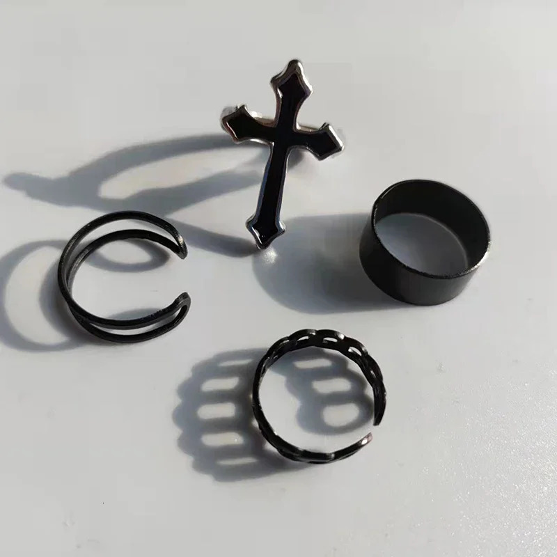 Vintage Black Rings Set For Men and Women Metal Punk Rings Set Hollow Round Couples Rings Set Mens Accessories Jewelry Gifts 260623