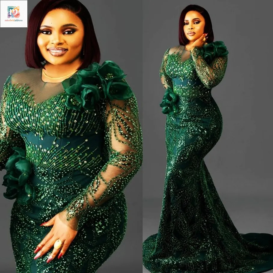 Classic Green Prom Dress Mermaid Promdress Evening Gowns Illusion Long Sleeves Sheer Neck Beaded Lace Pearls Hand Made Flowers Second Reception Gown