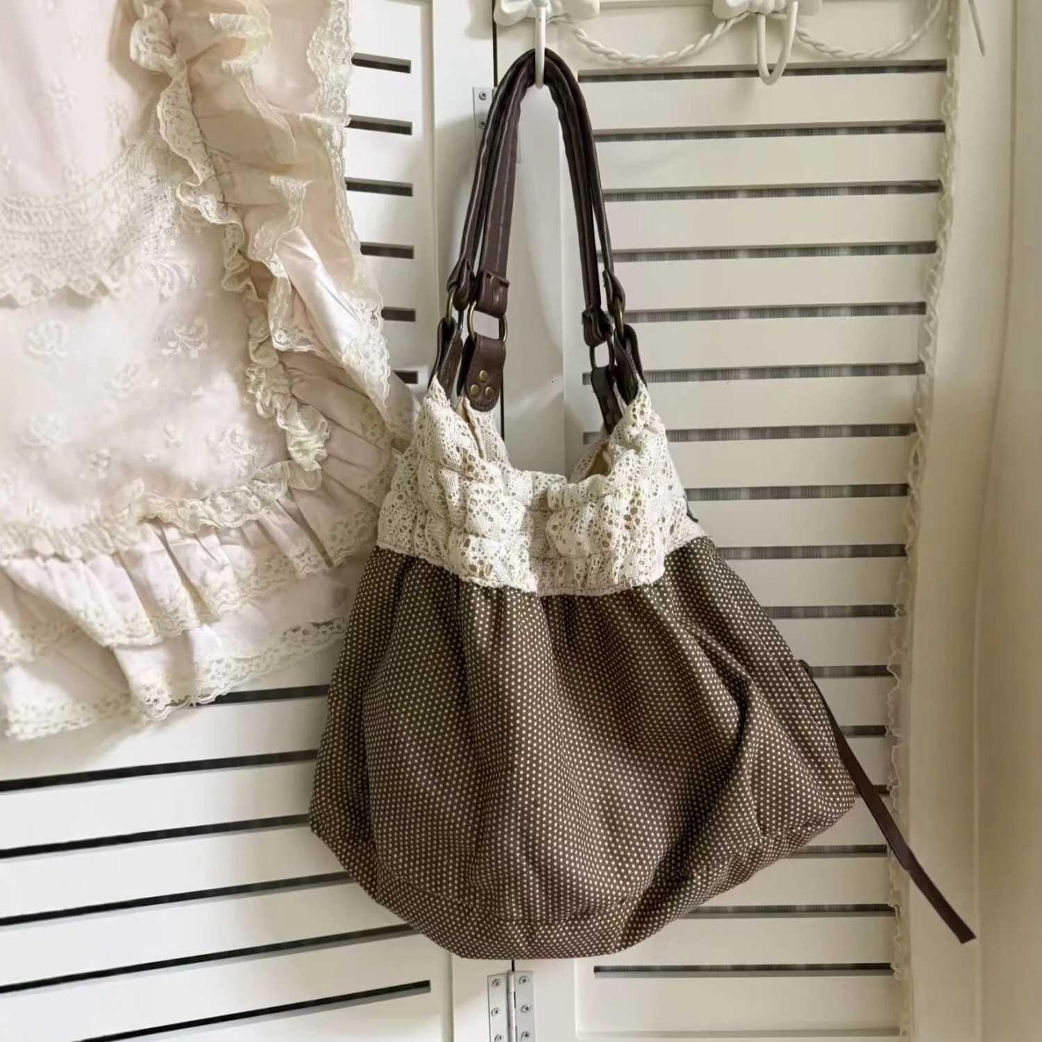 Japanese Retro Sweet Lace Tote Bag Women Harajuku Polka Dot Large Capacity Shoulder Bag Ladies Harajuku Casual Versatile Handbag 260624