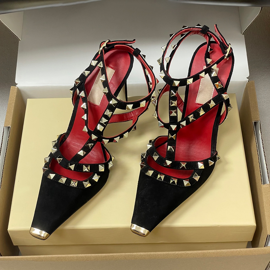 Sandales de créateur à talons hauts pour femmes, chaussures formelles à rivets, bout à la mode, lanière à la cheville, chaussures de fête imprimé