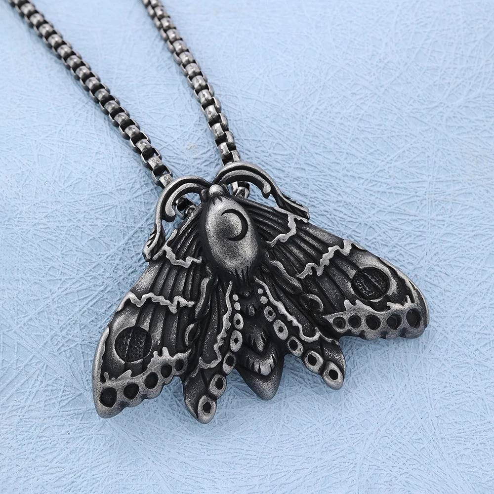 Vintage Stainless Steel Moon Moth Pendant Necklace Mens Gothic Punk Hip Hop Animal Pendant Jewelry Party Fashion Gift Wholesale260624