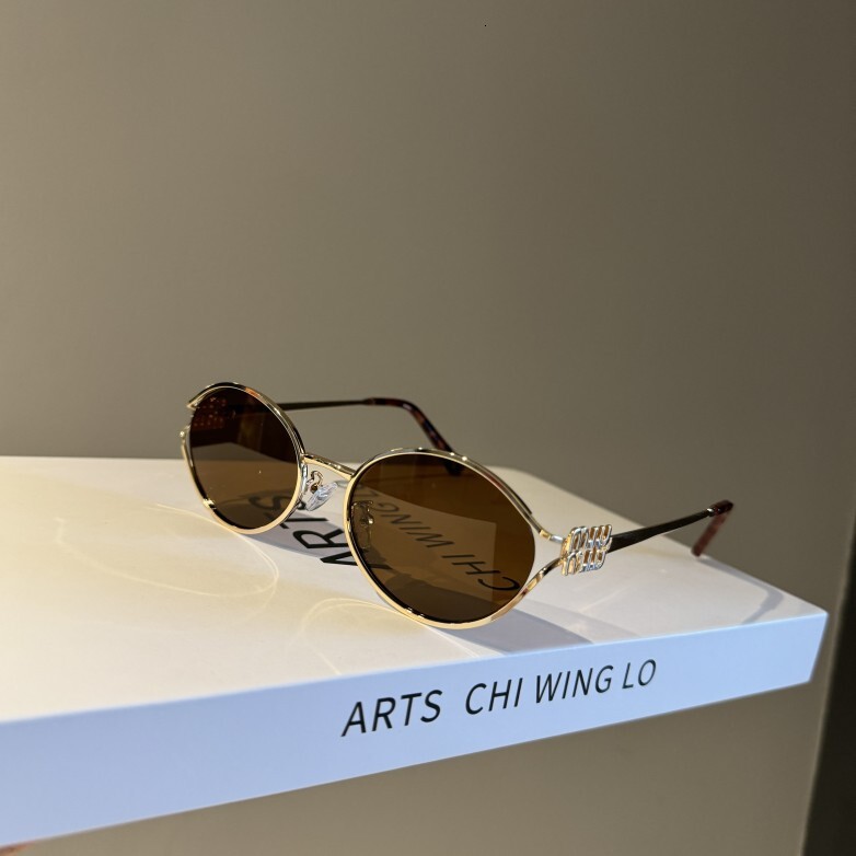 Luxury Premium Fashion Sunglasses 2025 New Hong Kong Style Round Frame Gradient Pink Sunglasses Women With Small Faces, Fashionable For Photoshoots,