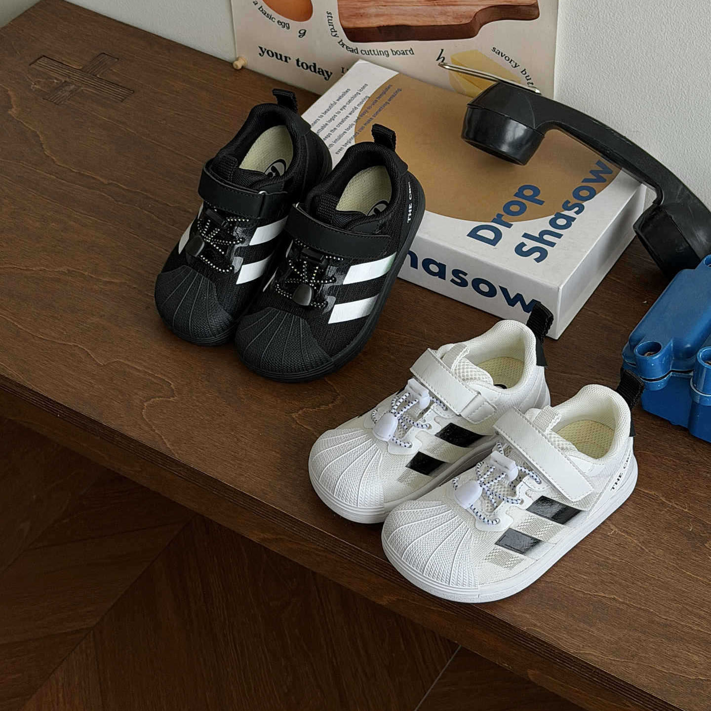 Designer Shoes for Boys and Girls 2026 new Children's unisex sports canvas shoes with suitable for spring and summer White and black colors