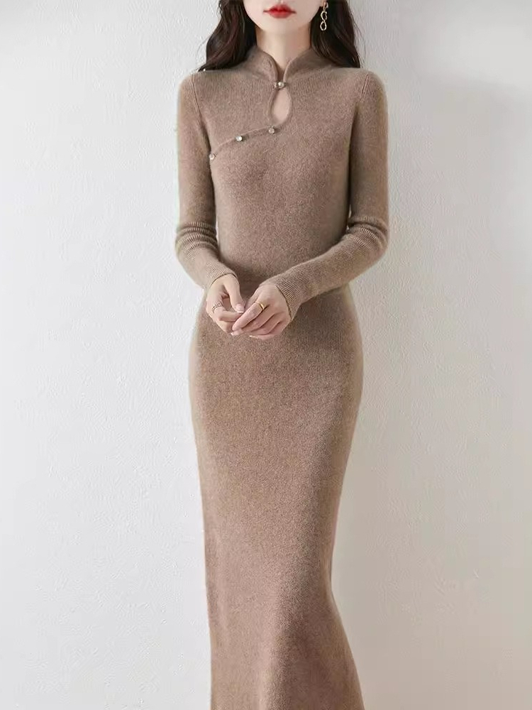 (186) Nouvelle robe en laine d'automne et d'hiver pour femmes, jupe longue de tempérament rétro enveloppée dans les hanches, pull slim amélioré