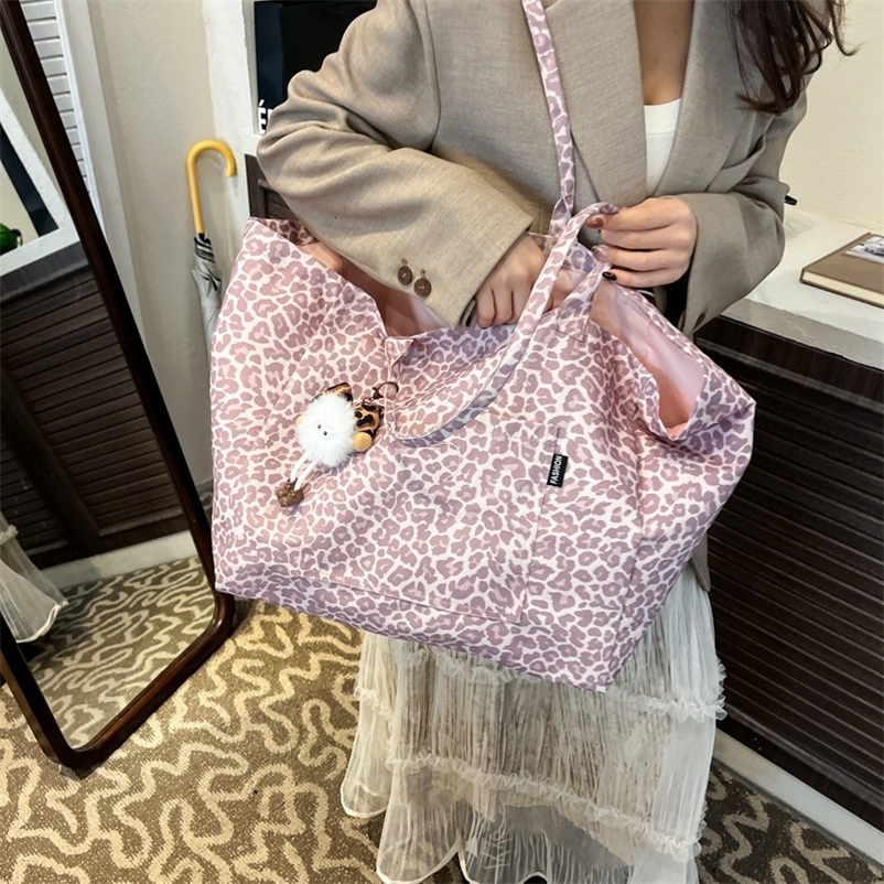 Pink Leopard Print Canvas Tote Bag Large Capaci Single Oulder Bag Faionable Commuter Handbag Womens Bag Tote Bags for Women 260617