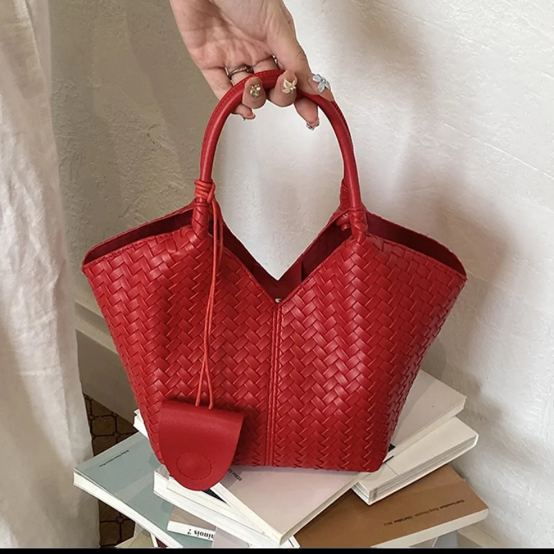Korean Style Woven PU Bucket Bag Minimalist Magnetic Closure Handbag Women Summer Vacation Beach Yshaped Crossbody 260623