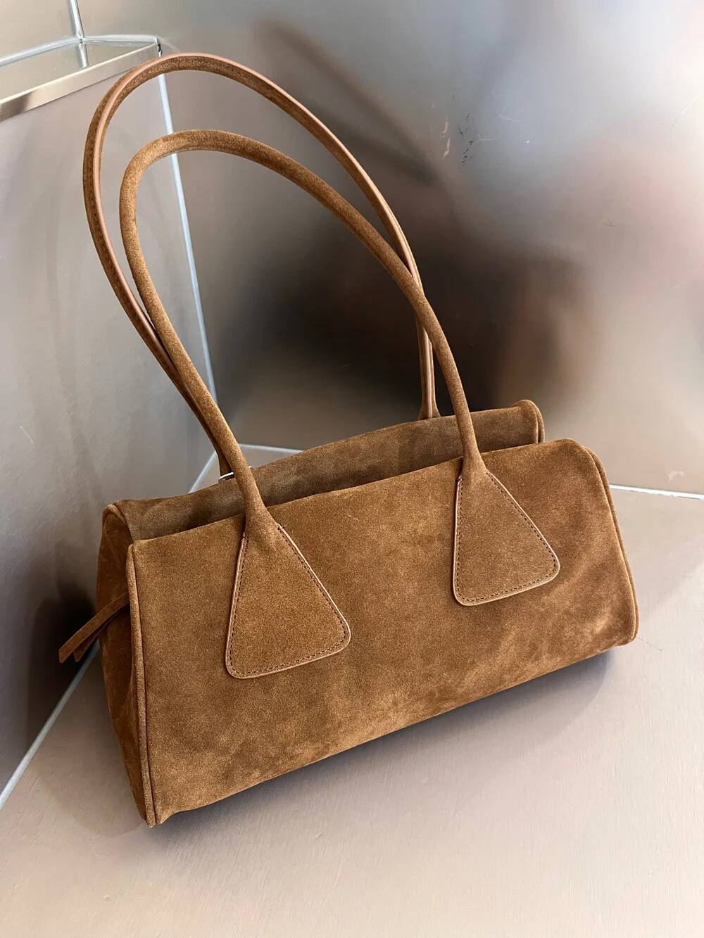 Niche Design French Simple Triangle Leather Shoulder Pillow Bag New Boston Fashion Handbag For Women Suotong260625