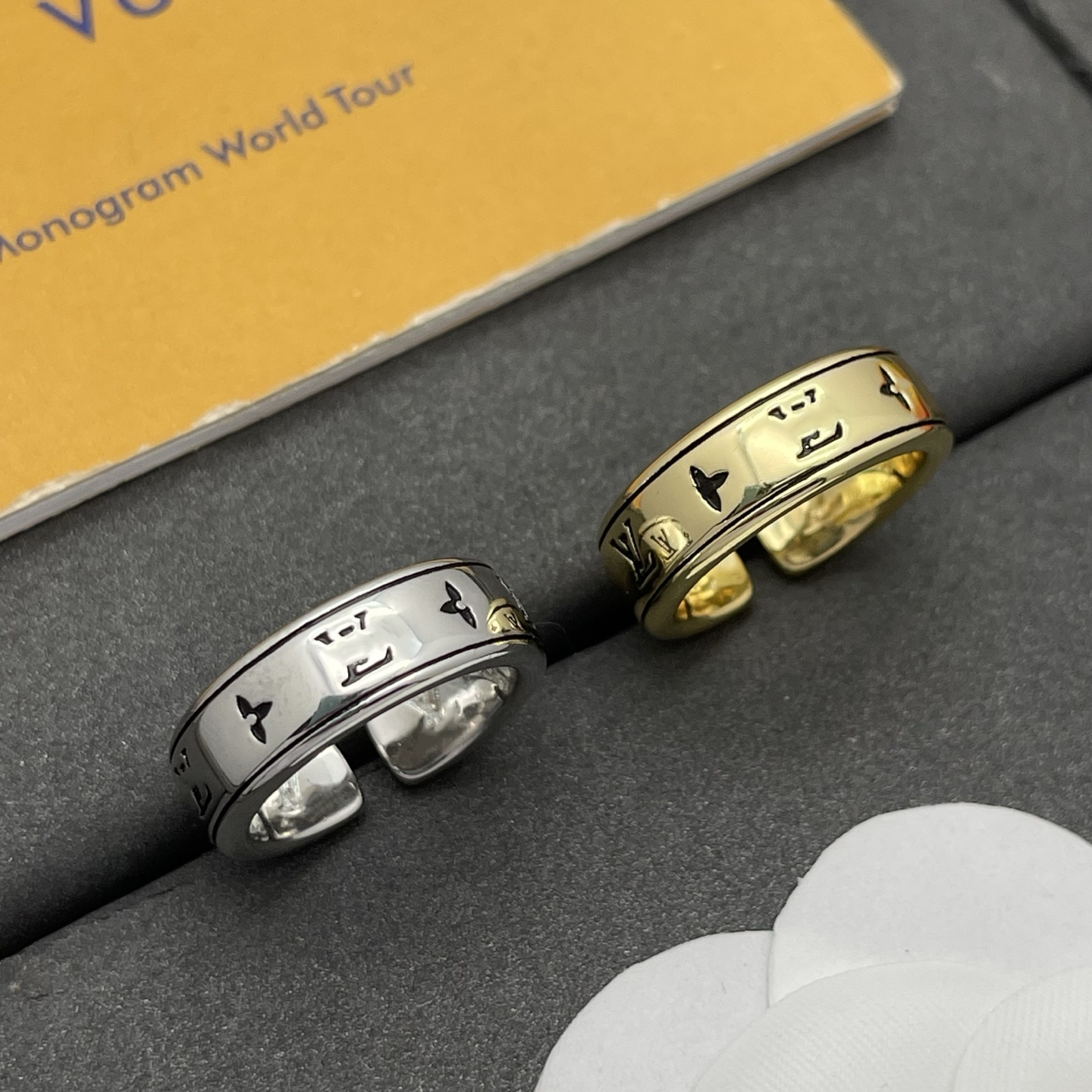 Plain Band Ring Men Women Couple Designer High Quality wedding Titanium Steel 18K Gold Fashion Classic Letter Jewelry Gift Solid