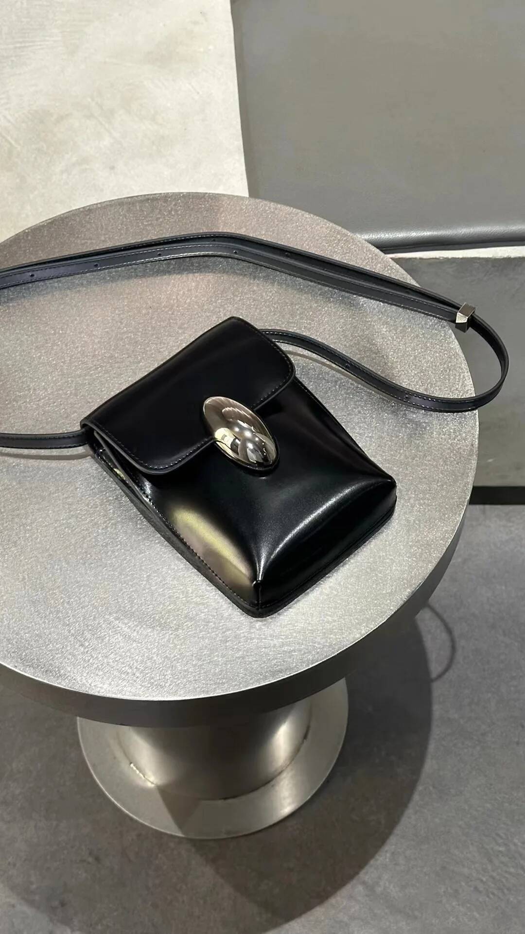 New Mobile Phone Cowhide Niche Personality Crossbody Fashion Mini Shoulder Bag Suotong260625