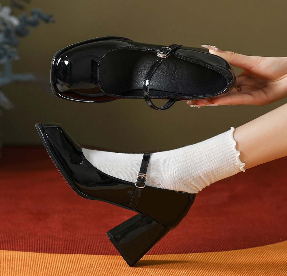 Mary Janes Vintage Black Sandals Woman Buckle Non-Slip Casual Medium Heels Office Ladies Solid Elegant Heels Korean Summer 260625