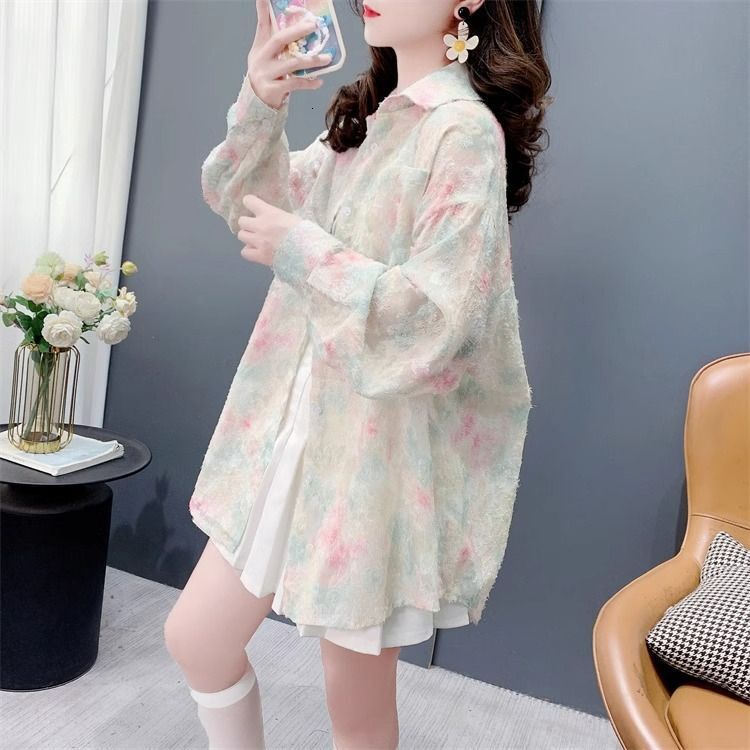 Designer 2026 Summer Korean Style Luxury New Niche Versatile Thin Breathable Gradient Sunscreen Shirt Jacket Free Shipping