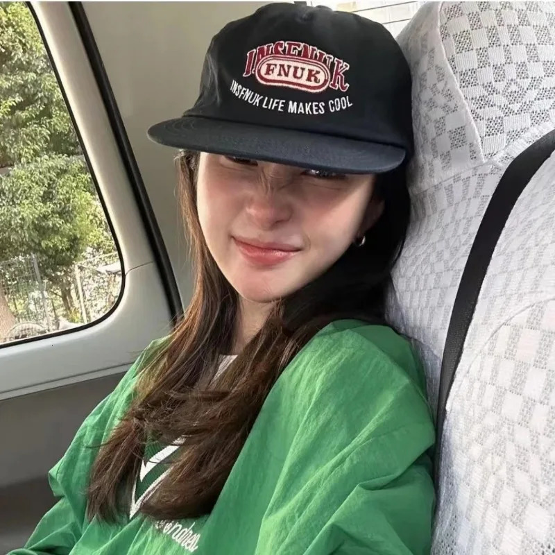 Korean Niche Couple Versatile Flat-brimmed Cap Color Matching Retro Hip-hop Soft Top Mens and Womens Casual Baseball Hat 260624
