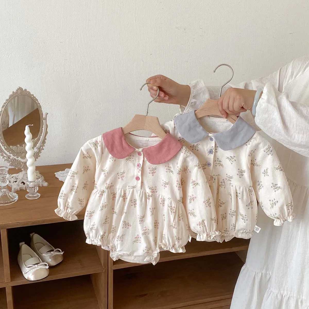 Korean autumn baby girl sweet and cute floral long sleeve jumpsuit baby girl sweet doll collar jumpsuit very suitable for goin Y260625XKP0