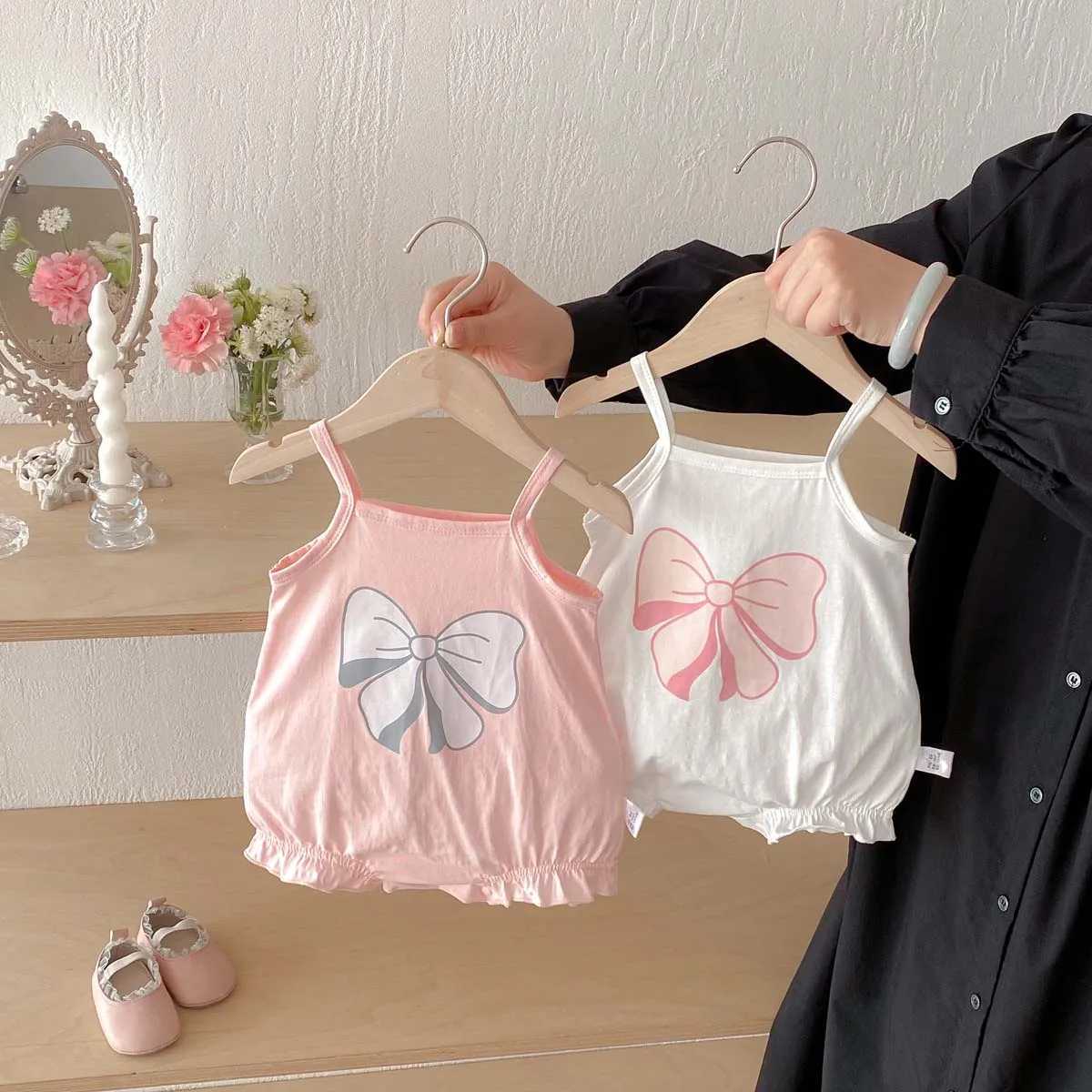 Summer baby girl cute bow jumpsuit baby girl simple and comfortable sling bow jumpsuit very suitable for home and going out to Y260625NUAY