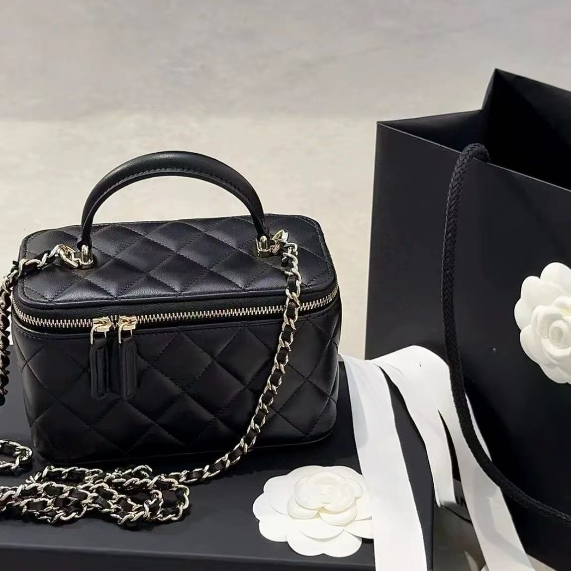 Mini Vanity Case Box Bag designer bags Women Quilted Leather Makeup Bag with Mirror Chain Crossbody Shoulder Bag Small Cosmetic Handbag Luxury Style