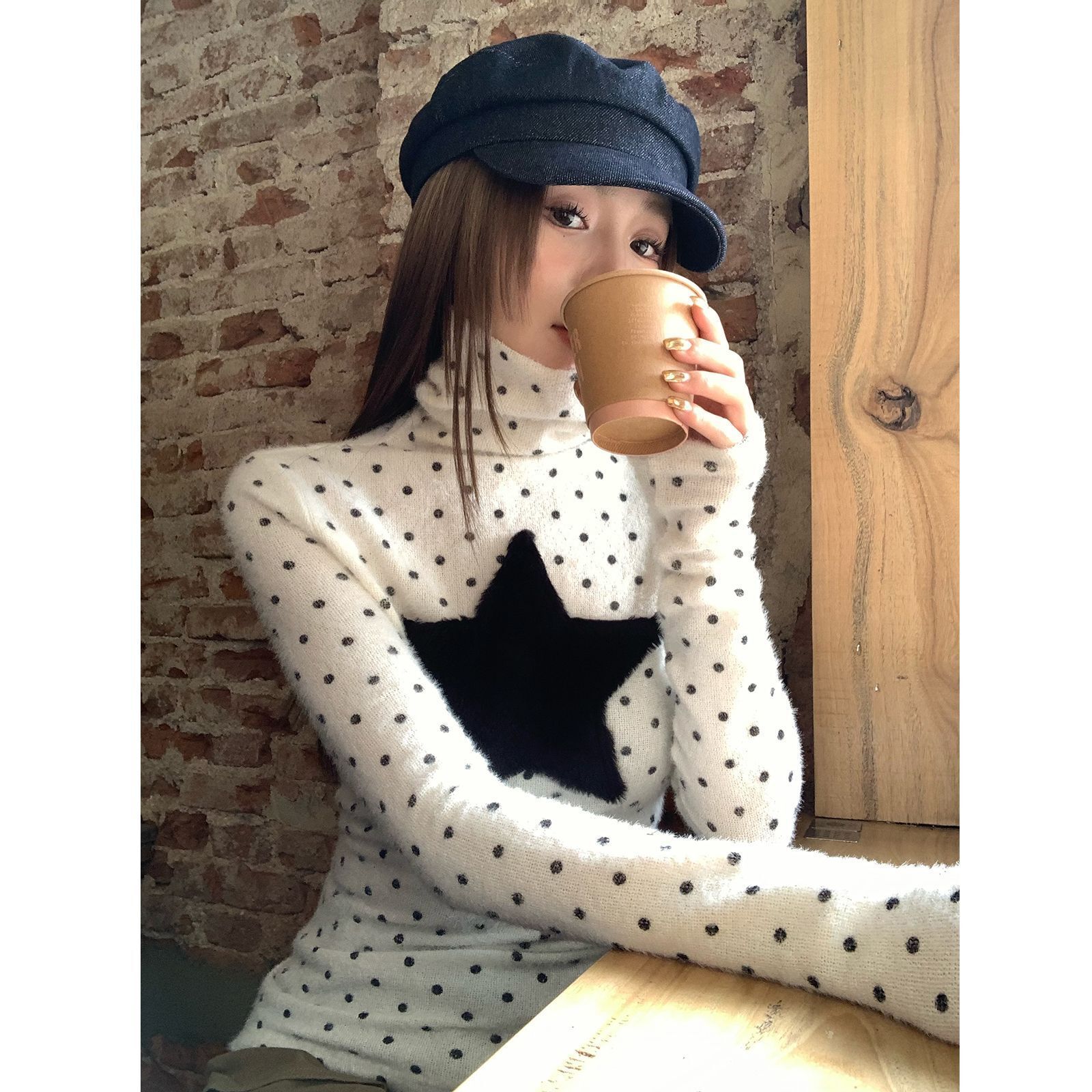 American retro polka dot high neck long sleeved women T-shirt, autumn and winter sweet top round neck long sleeved knitted sweater, hollowed out des