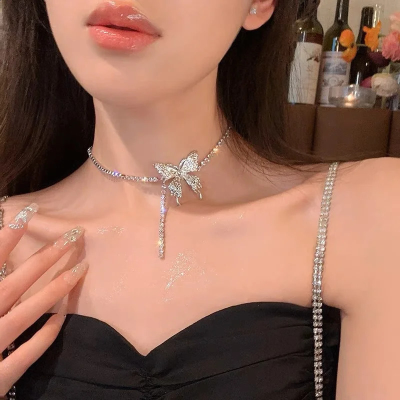 Elegant Statement Shiny Butterfly Pendant Necklace Rhinestone Chain for Women Bling Chain Crystal Choker Necklace Party Jewelry 260624
