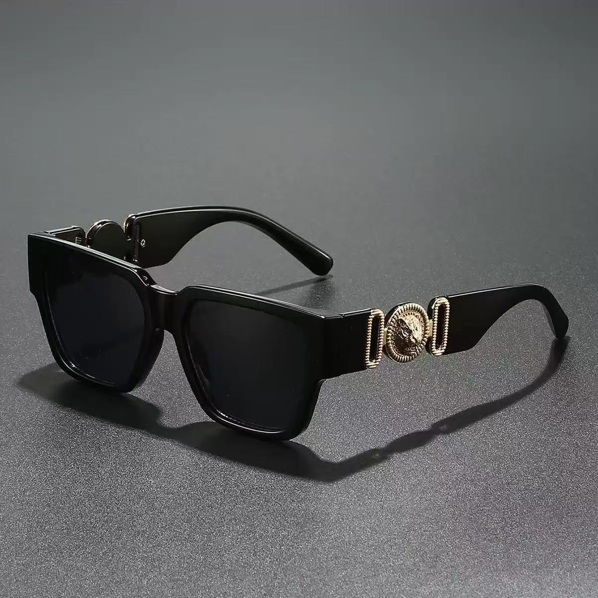 Classic Vintage Y2k Oversized Square Sunglasses Women For Men Luxury Brand Designer Sun Glasses Punk Popular Metal Lion Shades Stylish