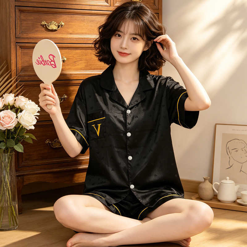 Silk New Ice Summer Womens Pajamas Heart Jacquard Comfortable and Breathable Casual Short Sleeve and Shorts Loungewear M260625