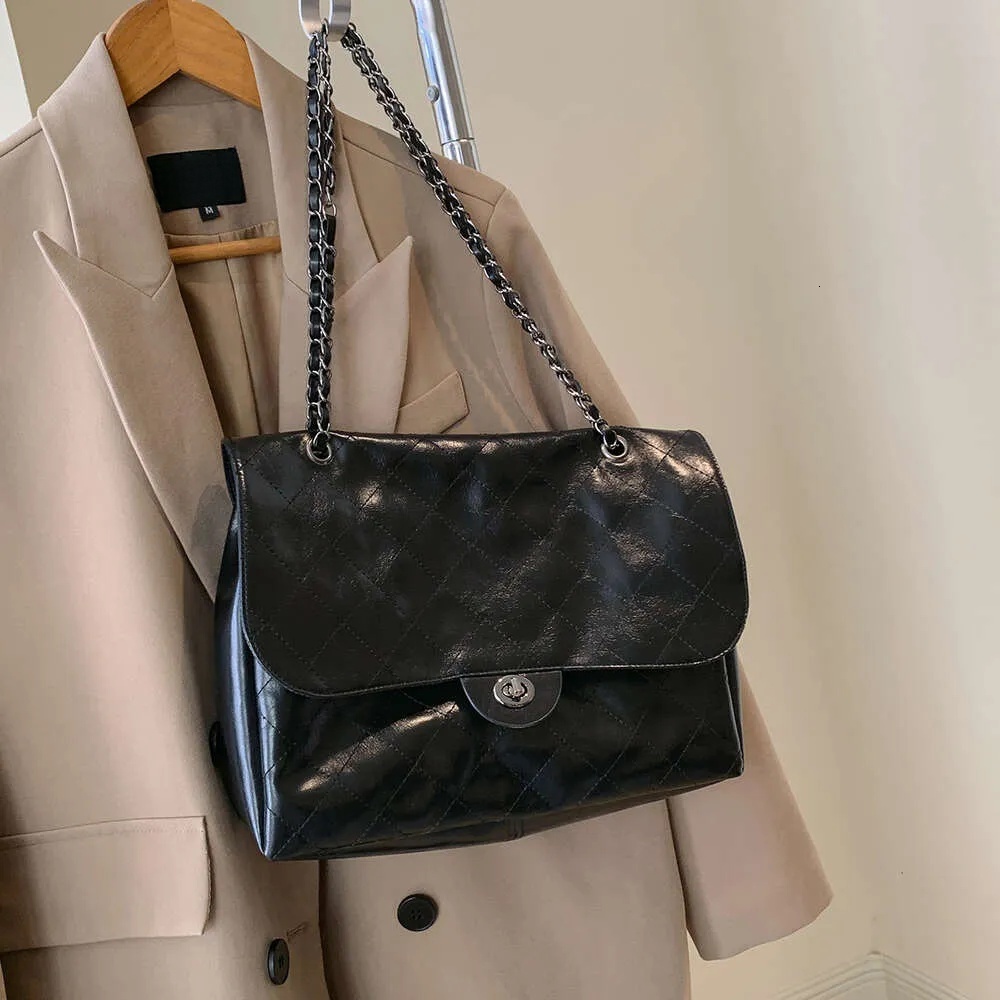 New Women Light Crossbody Shoulder bag Chain Casual Style Minimalist style Commute Classic Fashion Versatile Free shipping A491